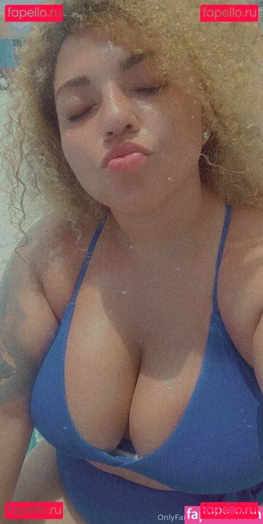 hot.lips Onlyfans Photo Gallery 