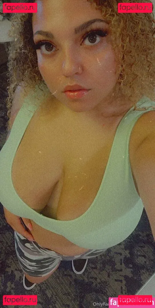 hot.lips Onlyfans Photo Gallery 