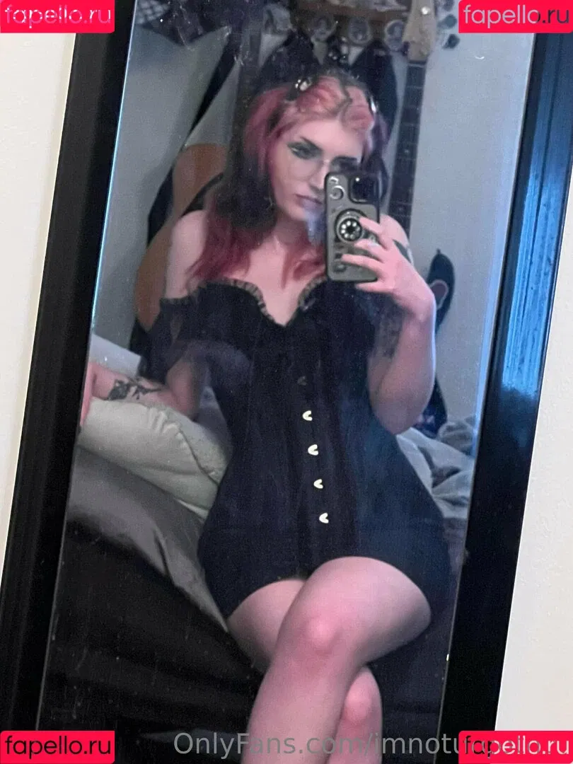 imnoturgothgf Onlyfans Photo Gallery 