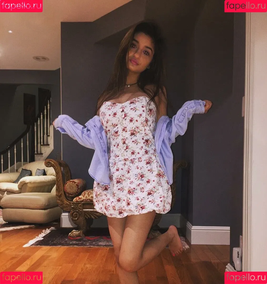 Alina M Onlyfans Photo Gallery 