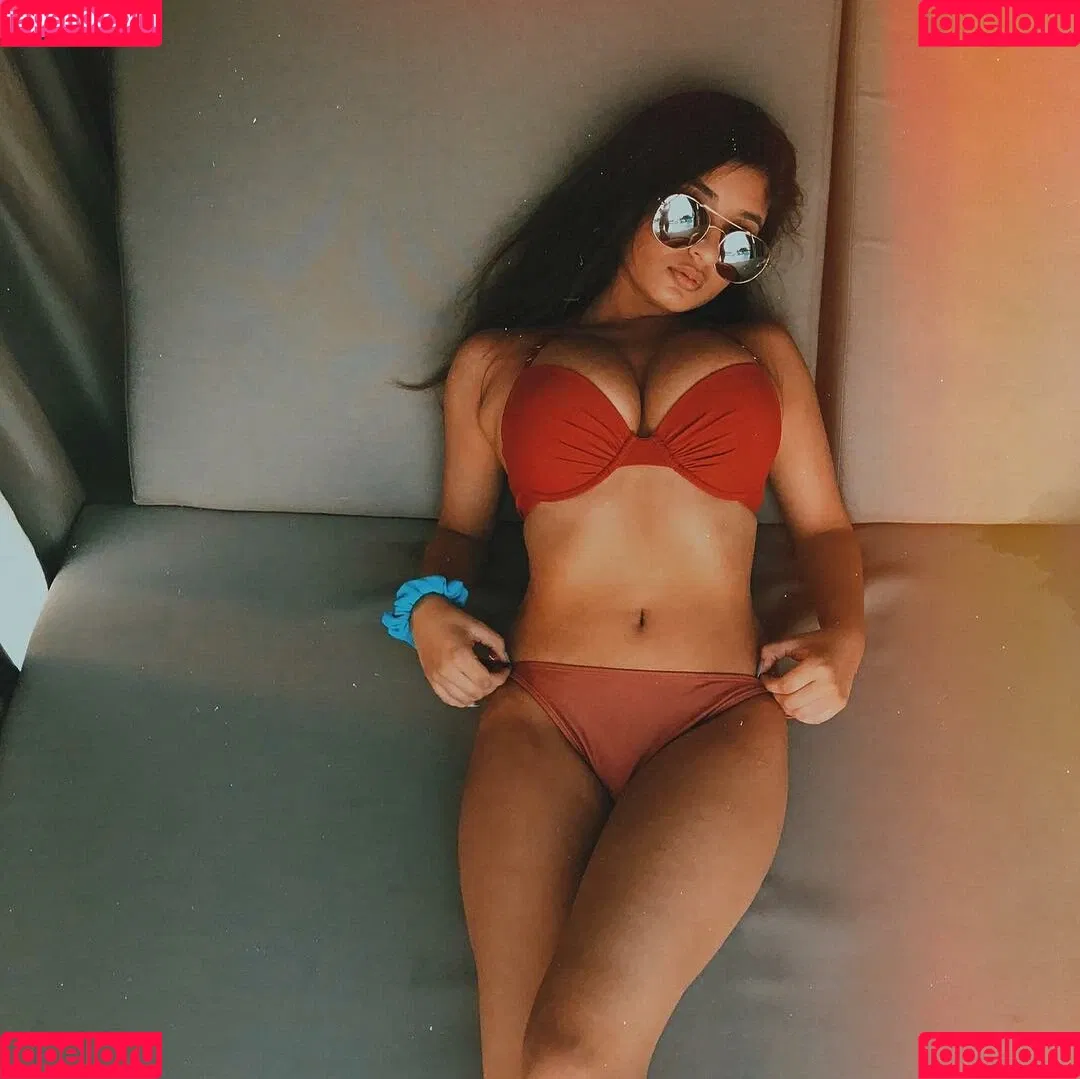 Alina M Onlyfans Photo Gallery 