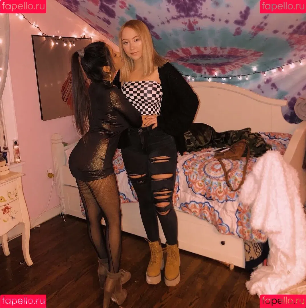 Alina M Onlyfans Photo Gallery 