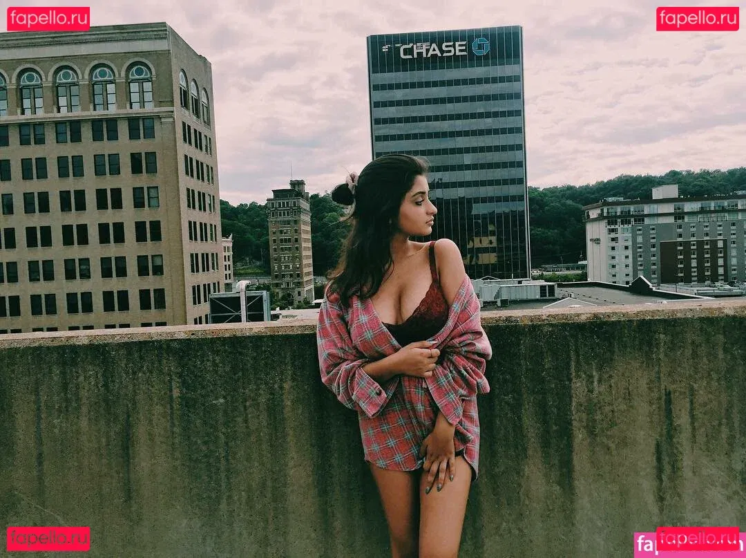 Alina M Onlyfans Photo Gallery 