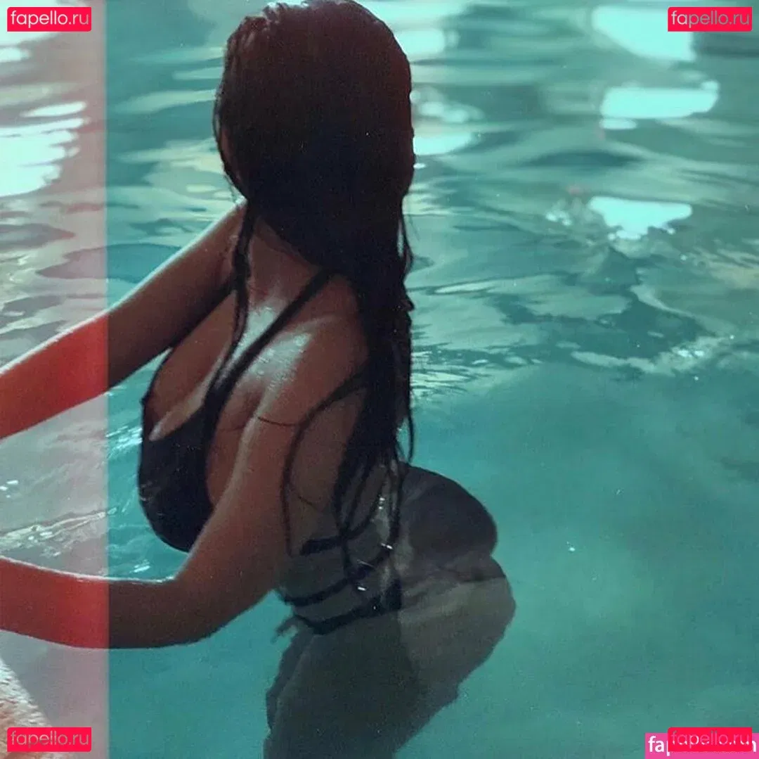 Alina M Onlyfans Photo Gallery 