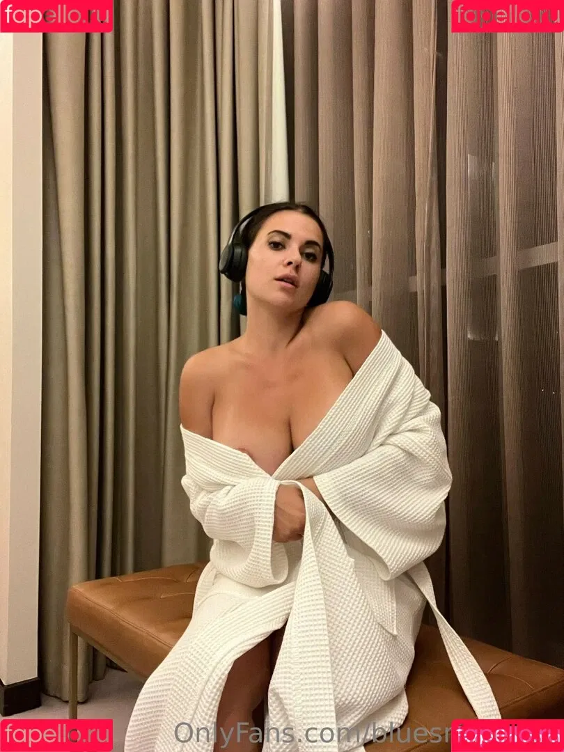 BlueSmurfette Onlyfans Photo Gallery 