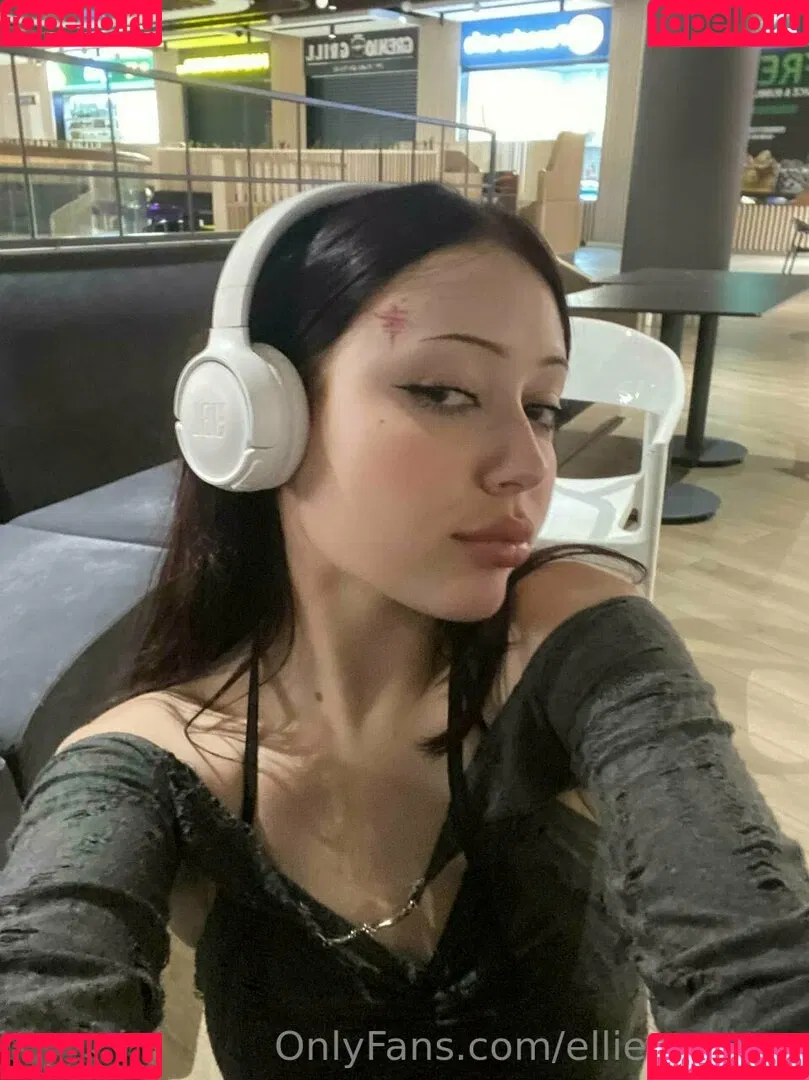 elliemooree Onlyfans Photo Gallery 