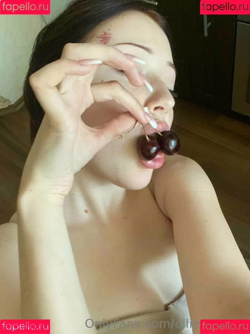 elliemooree Onlyfans Photo Gallery 