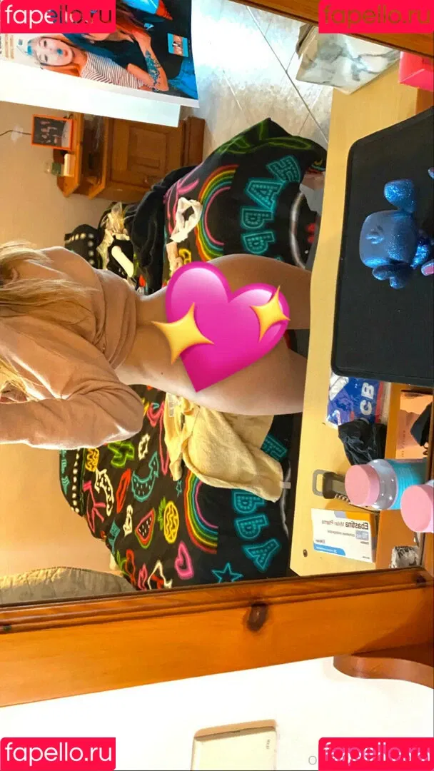 n0eml Onlyfans Photo Gallery 