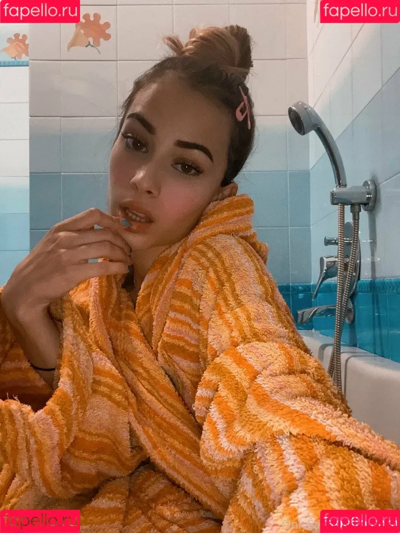 n0eml Onlyfans Photo Gallery 