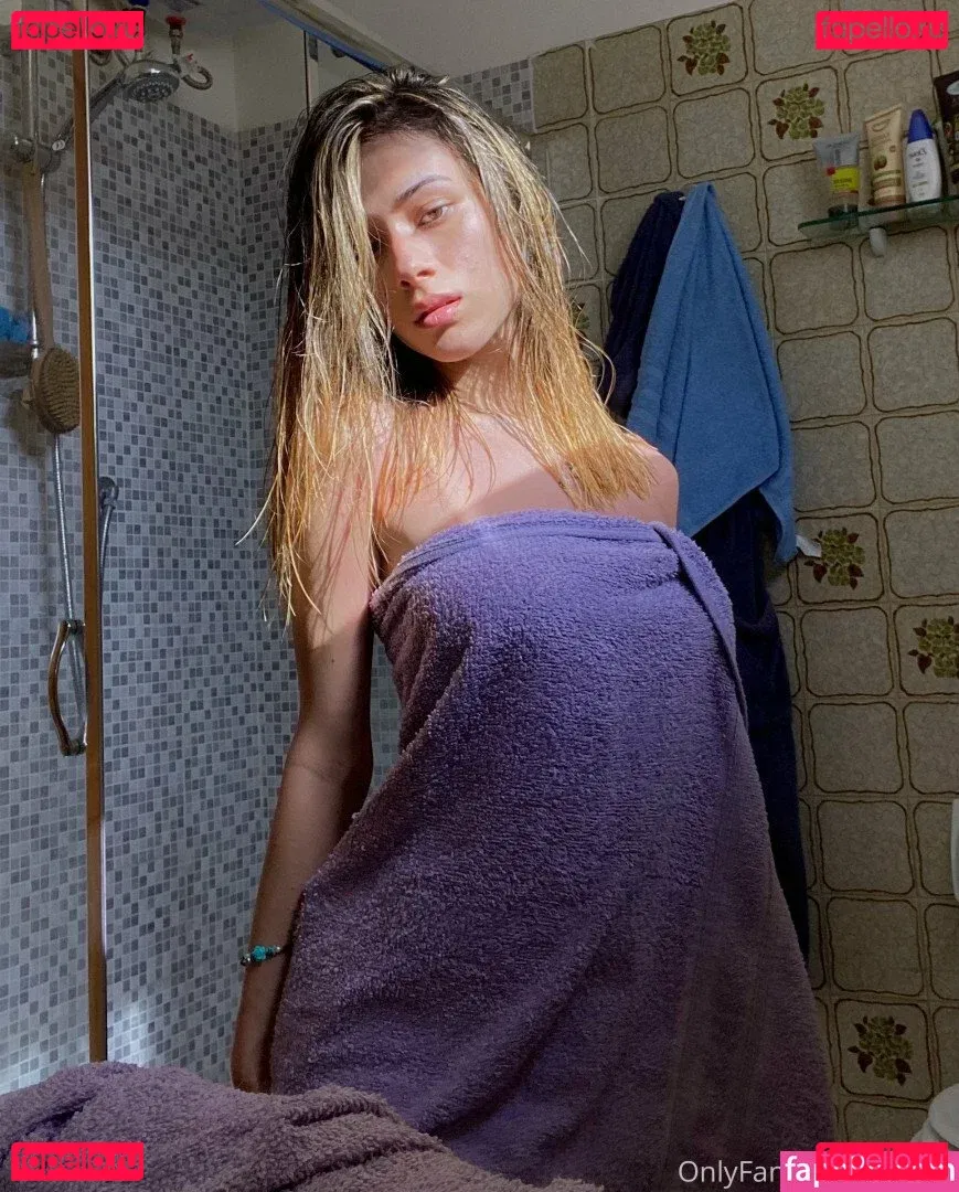 n0eml Onlyfans Photo Gallery 