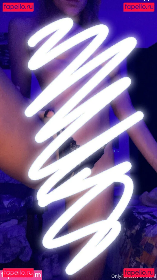 n0eml Onlyfans Photo Gallery 