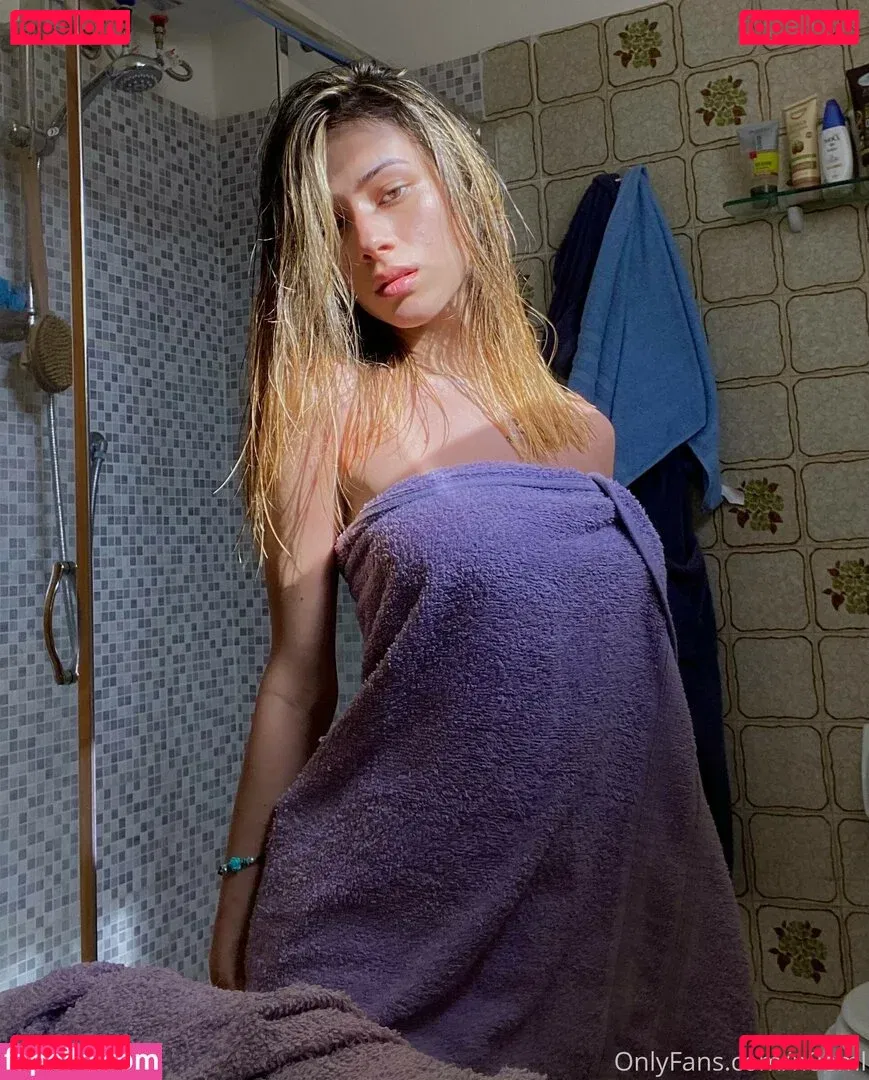 n0eml Onlyfans Photo Gallery 