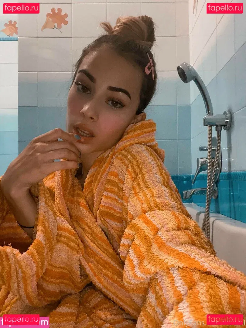 n0eml Onlyfans Photo Gallery 