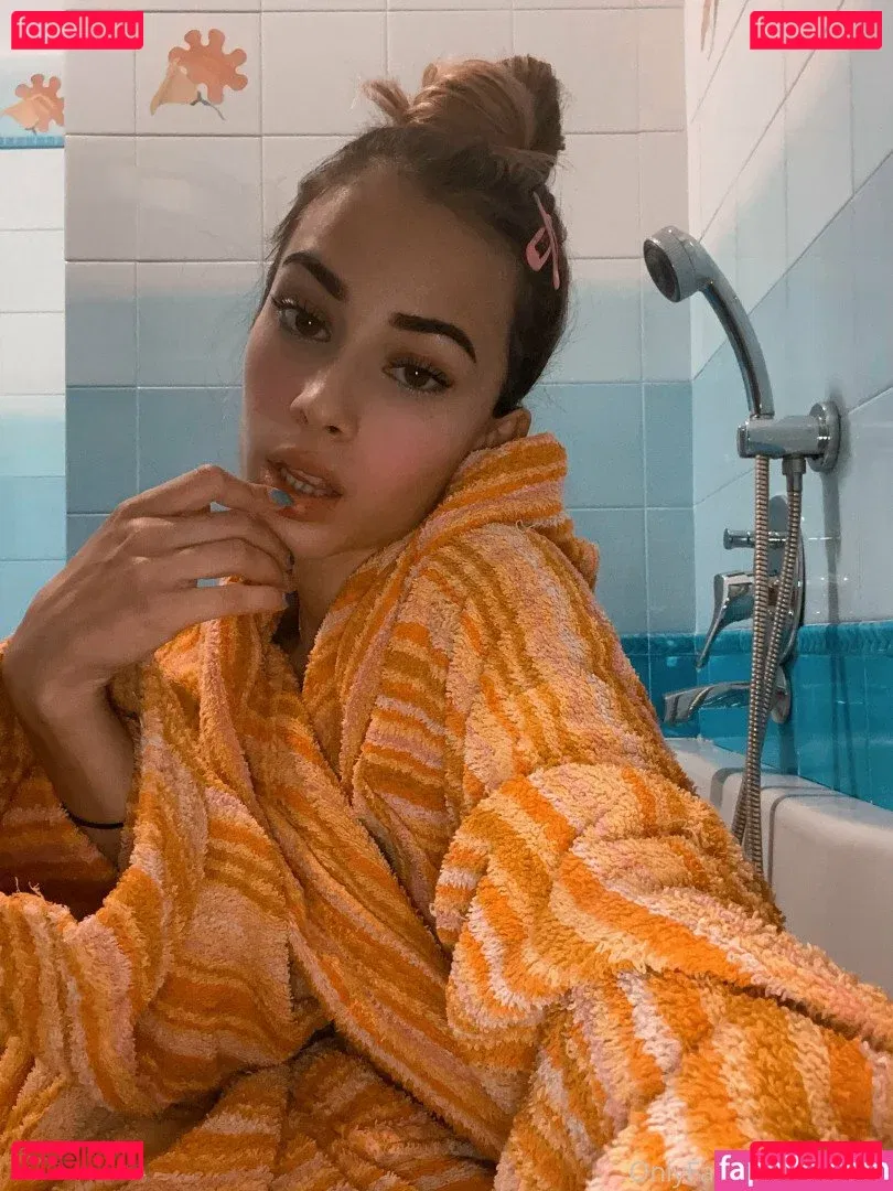 n0eml Onlyfans Photo Gallery 