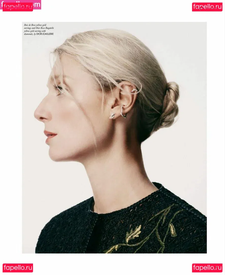 Elizabeth Debicki Onlyfans Photo Gallery 