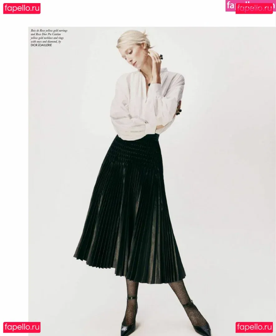 Elizabeth Debicki Onlyfans Photo Gallery 