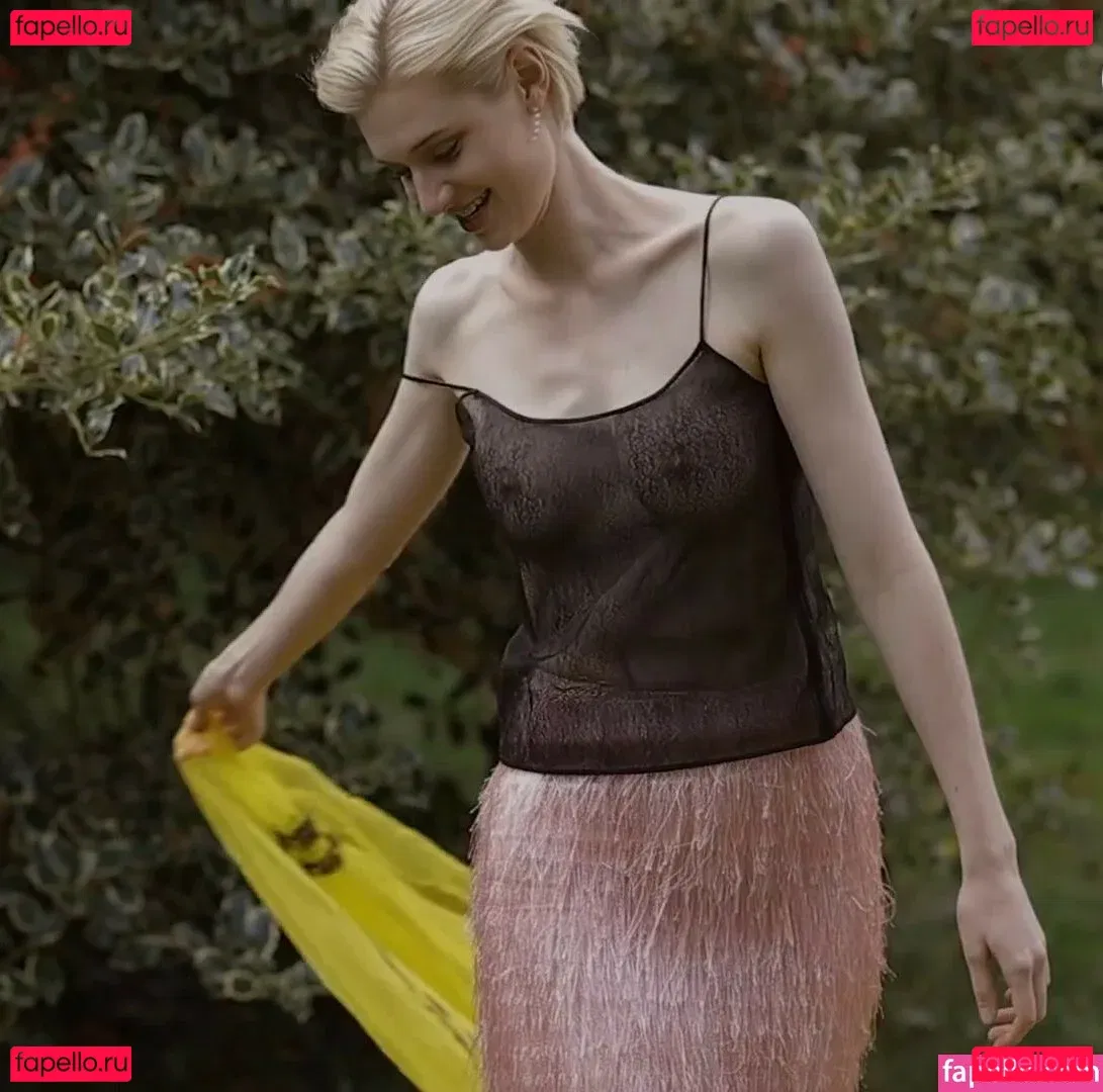 Elizabeth Debicki Onlyfans Photo Gallery 