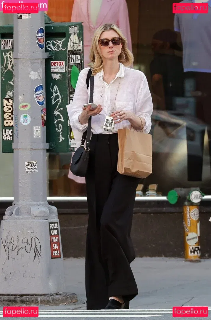 Elizabeth Debicki Onlyfans Photo Gallery 