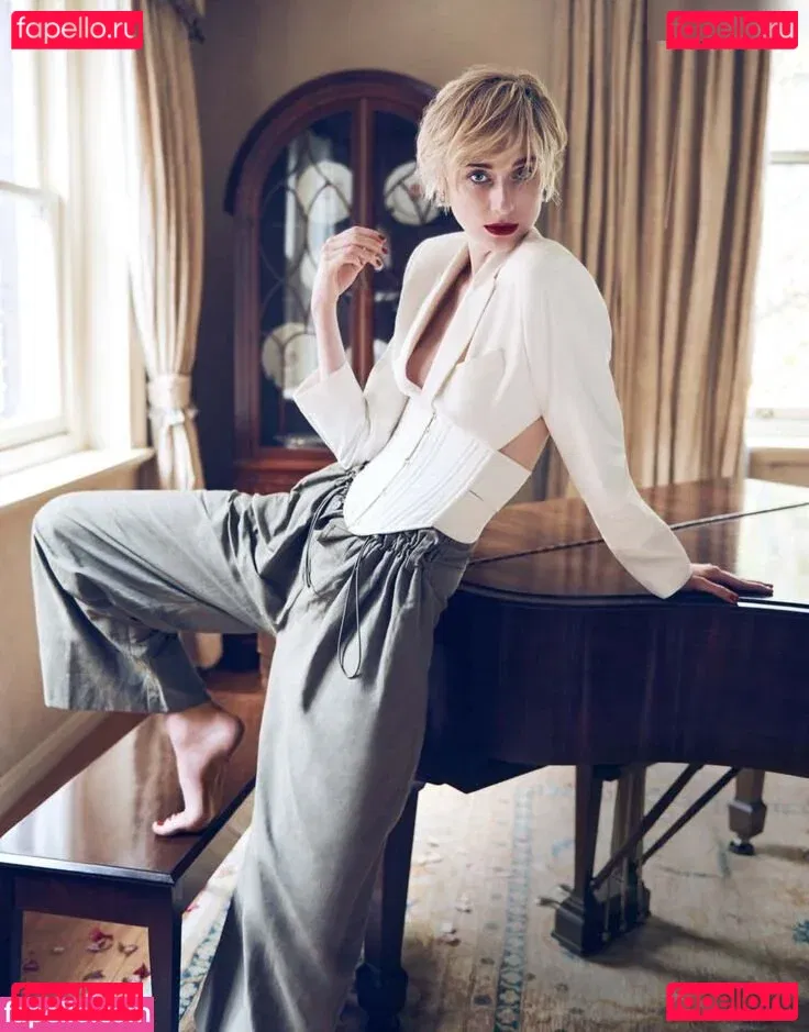 Elizabeth Debicki Onlyfans Photo Gallery 