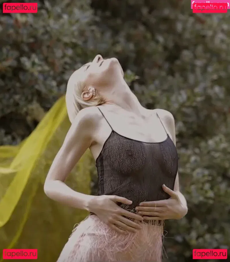 Elizabeth Debicki Onlyfans Photo Gallery 