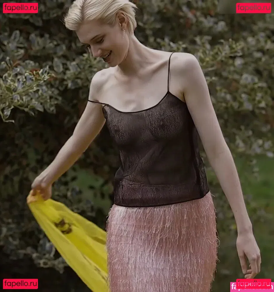 Elizabeth Debicki Onlyfans Photo Gallery 