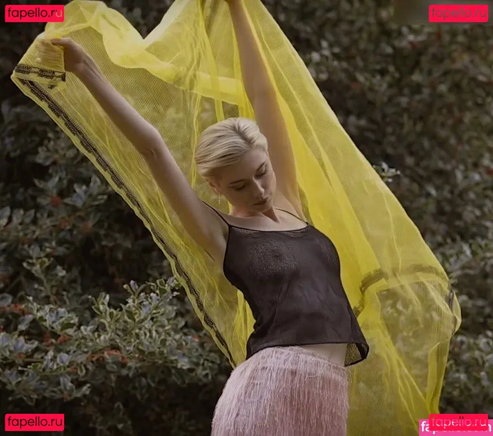 Elizabeth Debicki Onlyfans Photo Gallery 