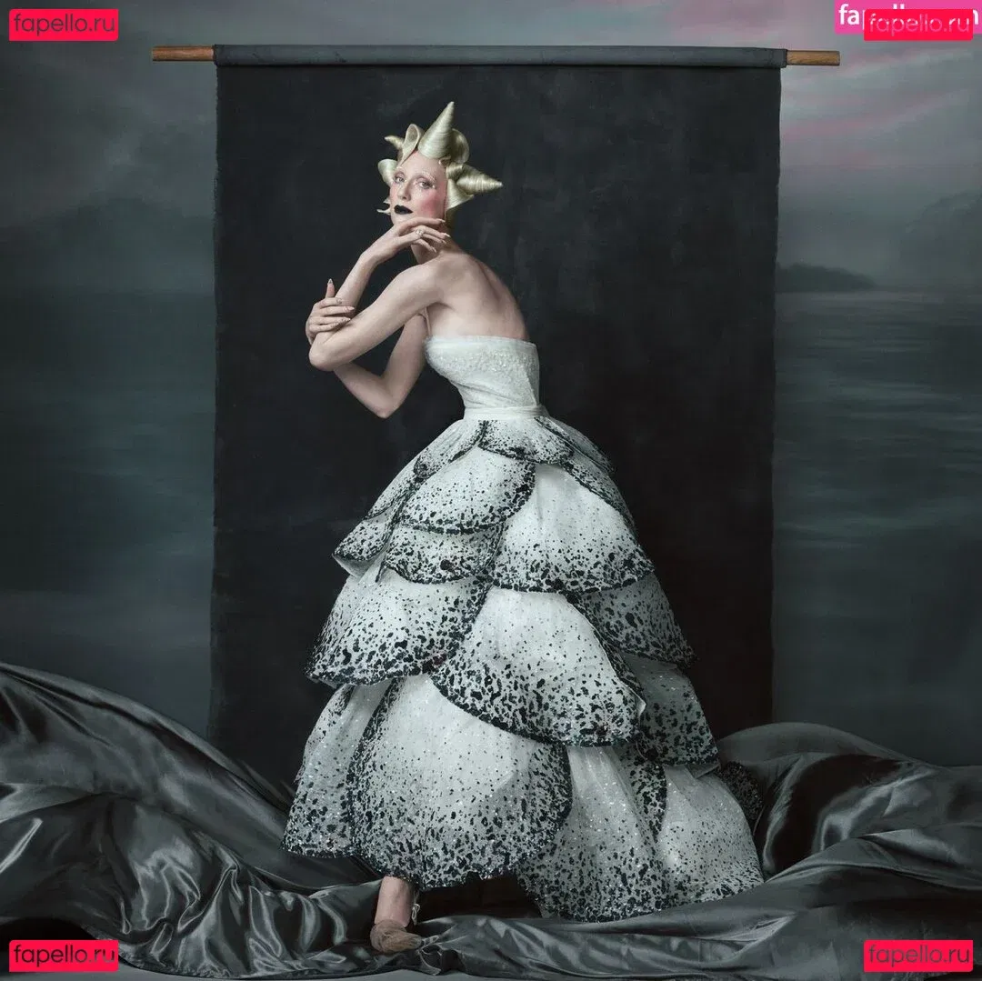 Elizabeth Debicki Onlyfans Photo Gallery 