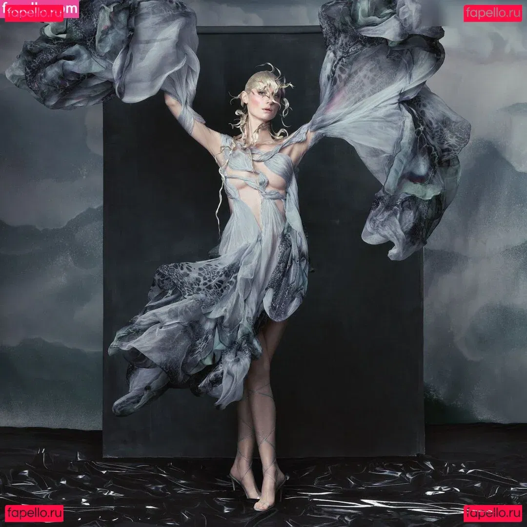 Elizabeth Debicki Onlyfans Photo Gallery 