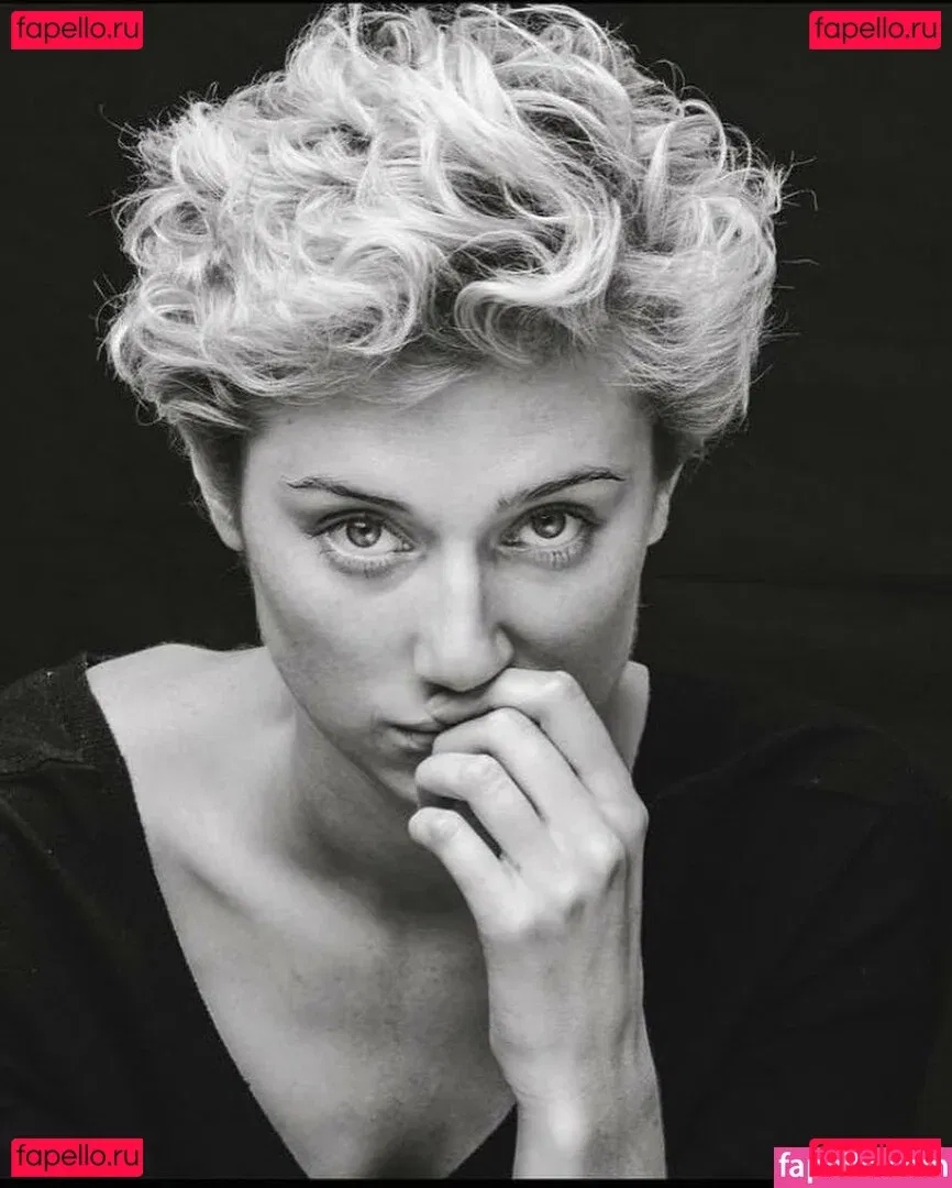 Elizabeth Debicki Onlyfans Photo Gallery 