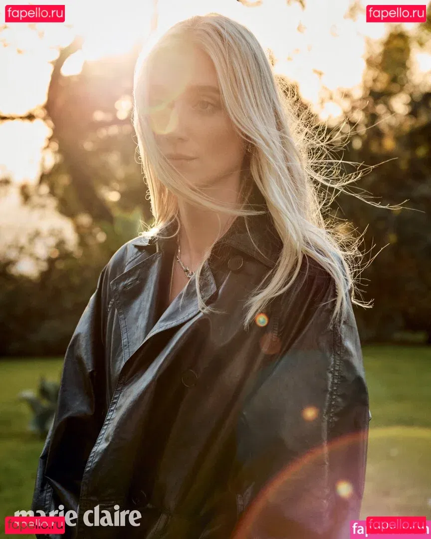 Elizabeth Debicki Onlyfans Photo Gallery 