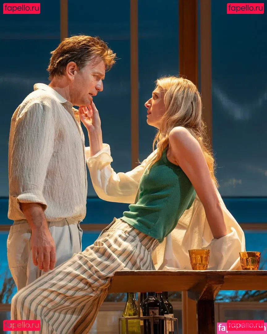 Elizabeth Debicki Onlyfans Photo Gallery 