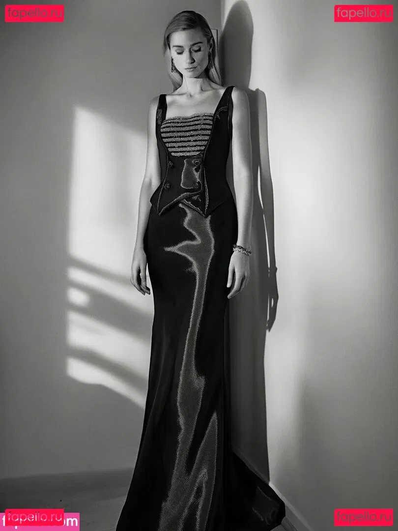 Elizabeth Debicki Onlyfans Photo Gallery 