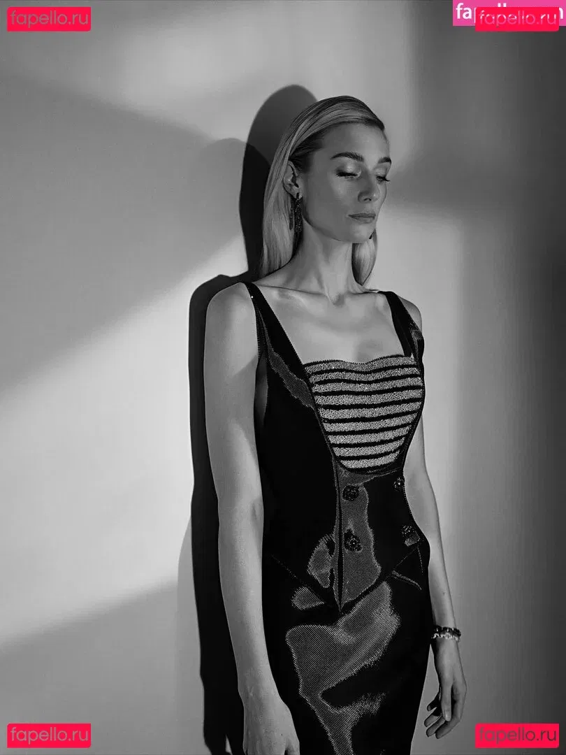 Elizabeth Debicki Onlyfans Photo Gallery 