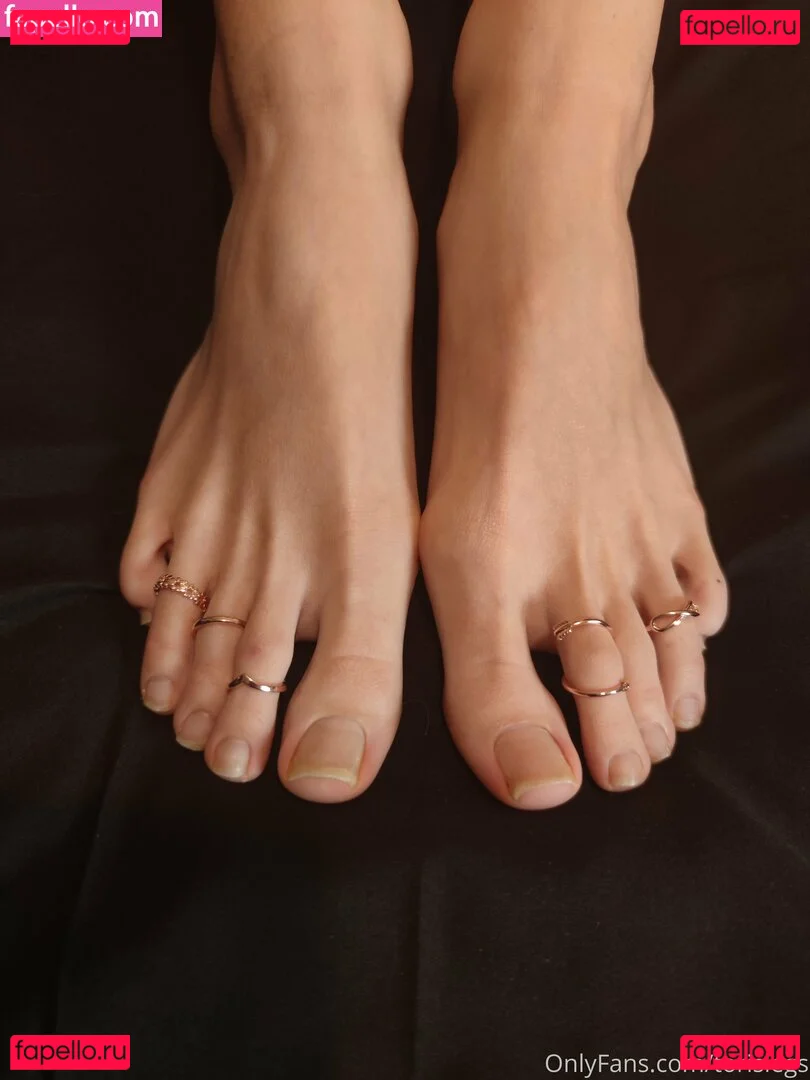 torislegs Onlyfans Photo Gallery 