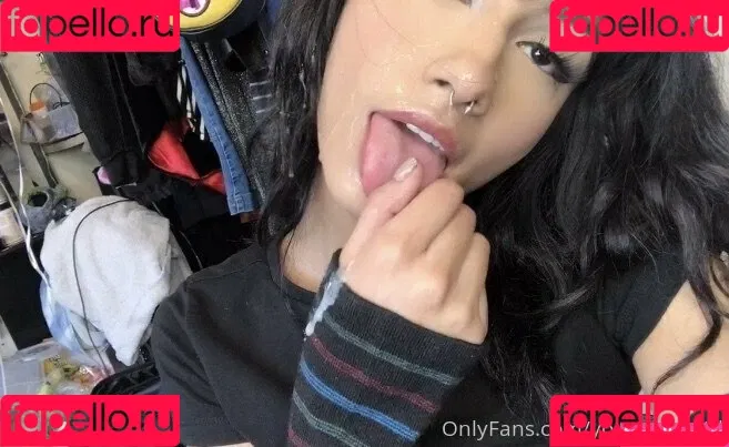 Yourtokengirl Onlyfans Photo Gallery 