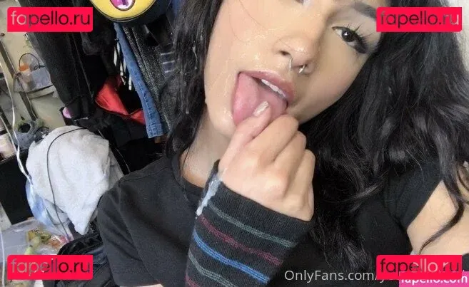 Yourtokengirl Onlyfans Photo Gallery 