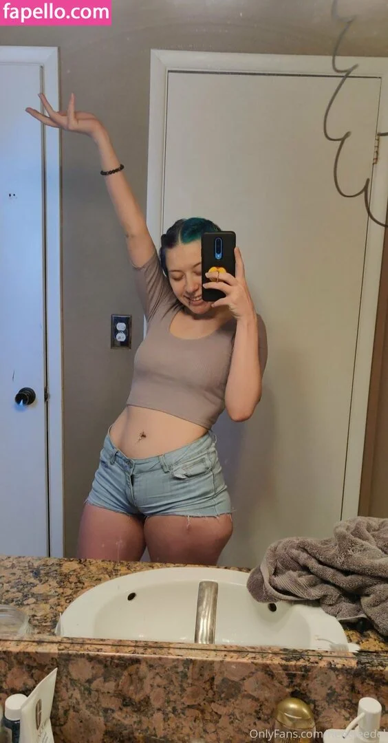 misspeachtea1 Onlyfans Photo Gallery 