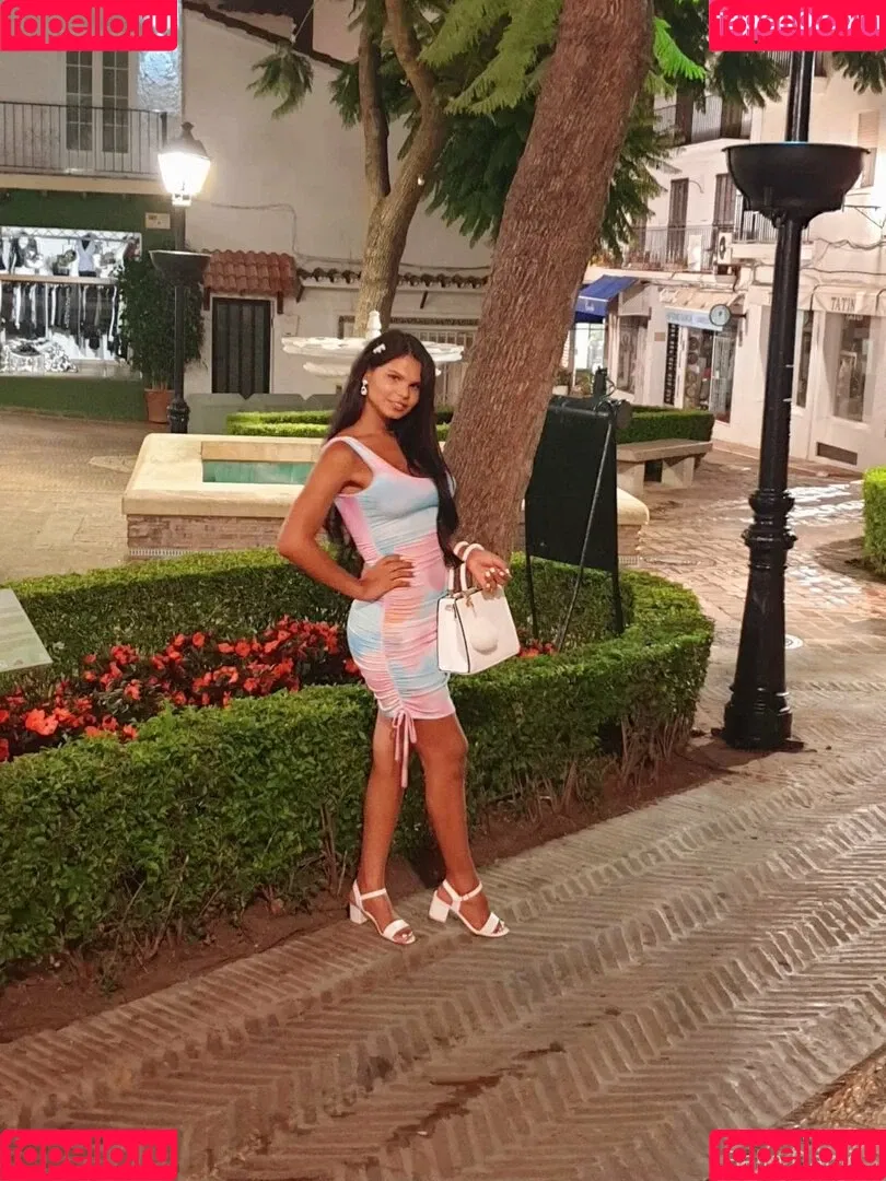 bellapussy25 Onlyfans Photo Gallery 