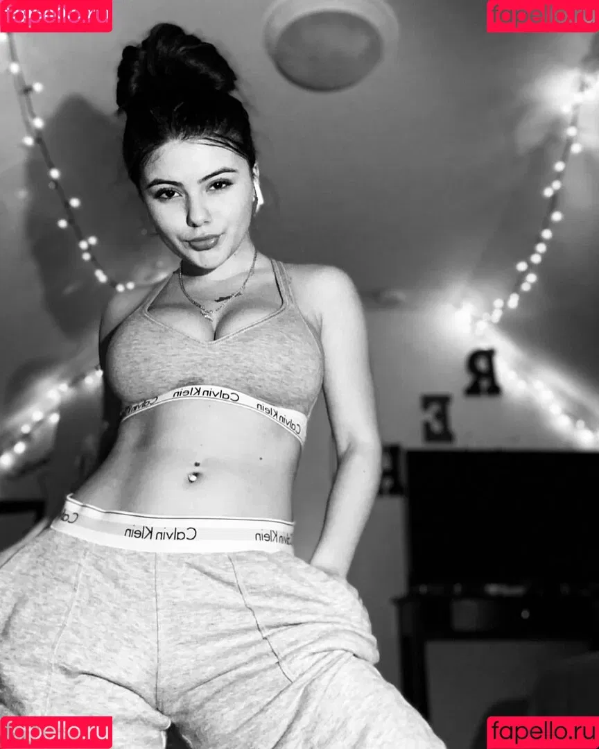 Raelee Rudolph Onlyfans Photo Gallery 