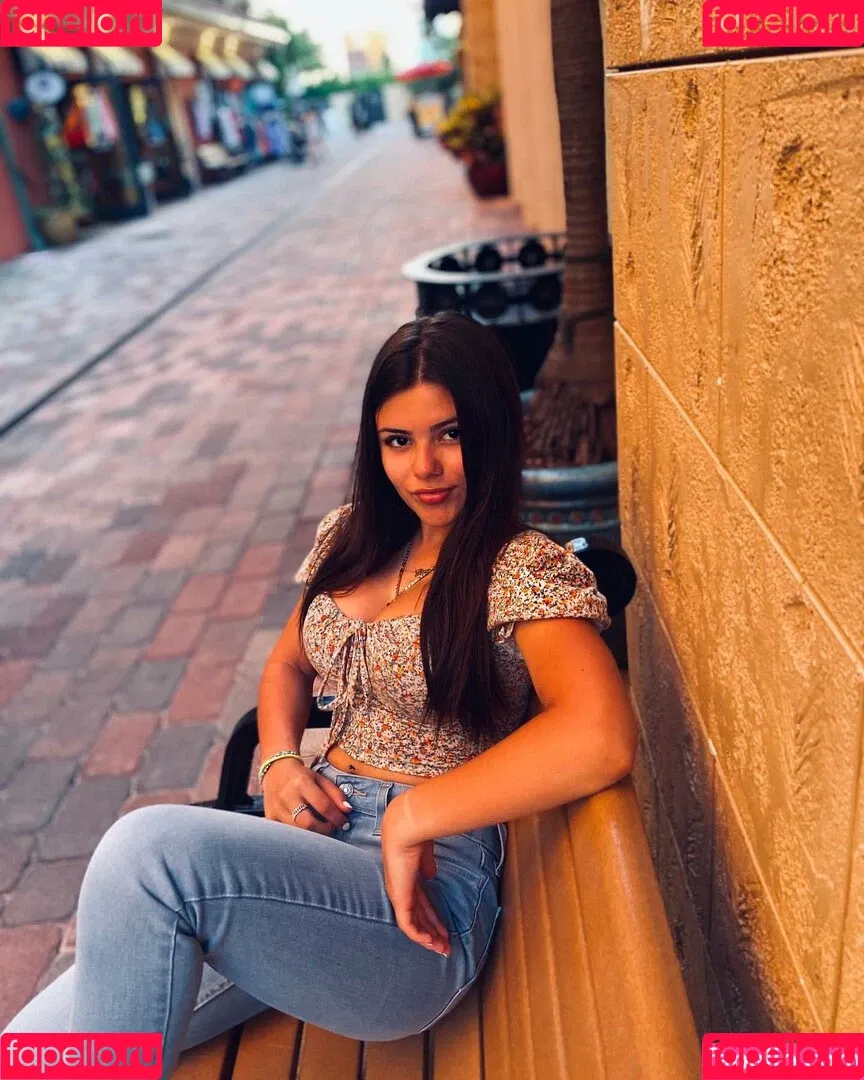 Raelee Rudolph Onlyfans Photo Gallery 