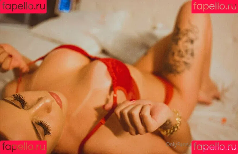 julialatronico Onlyfans Photo Gallery 
