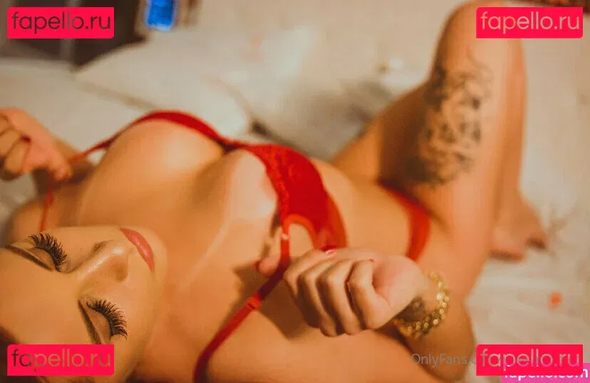 julialatronico Onlyfans Photo Gallery 