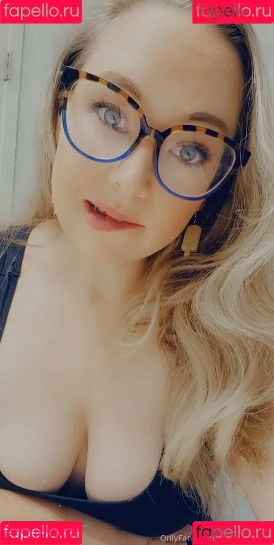 marymoonkat Onlyfans Photo Gallery 