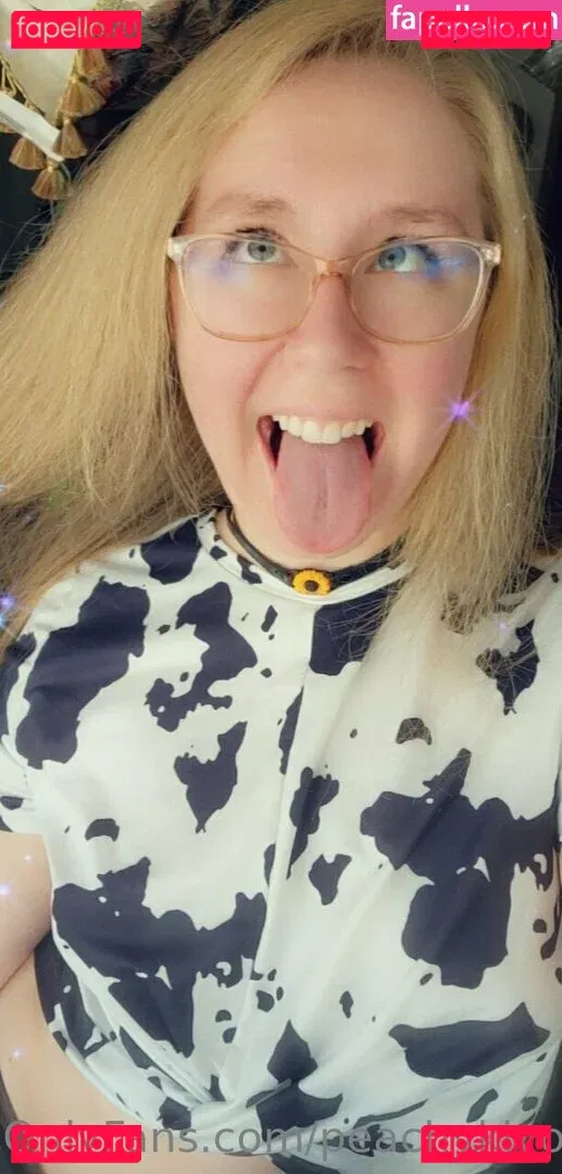 peachykiyomi Onlyfans Photo Gallery 