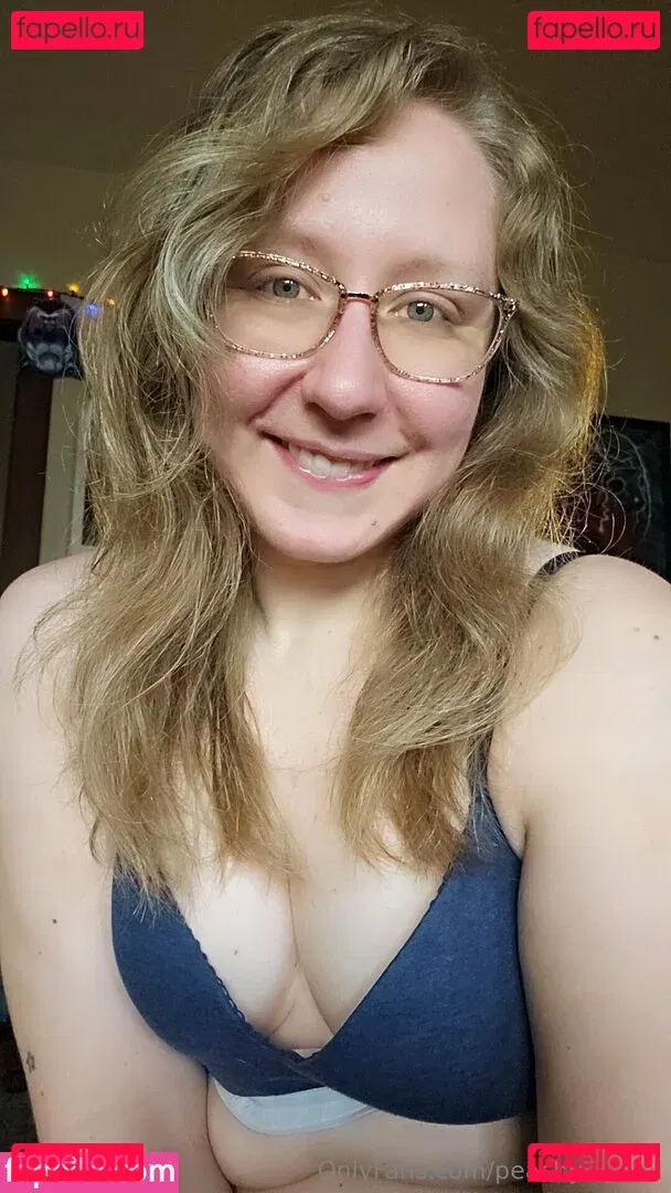 peachykiyomi Onlyfans Photo Gallery 