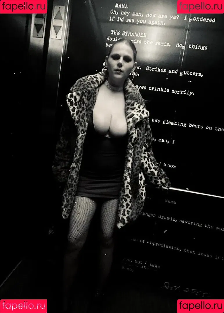 Emily V Onlyfans Photo Gallery 