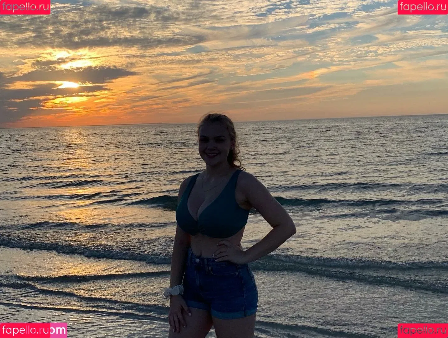 Emily V Onlyfans Photo Gallery 