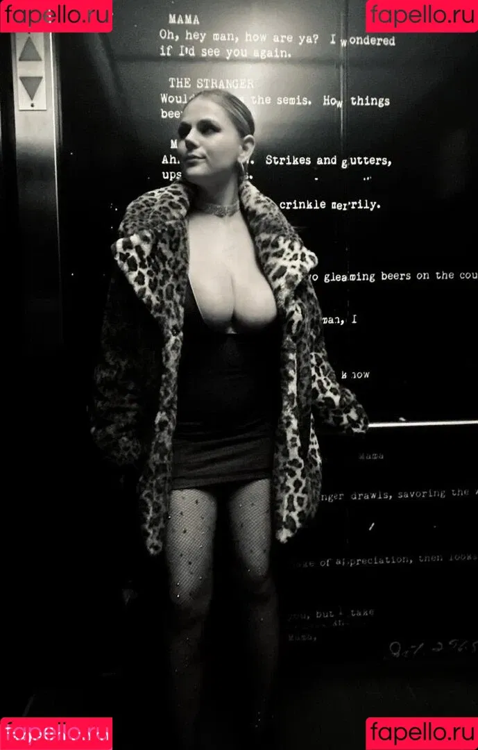 Emily V Onlyfans Photo Gallery 