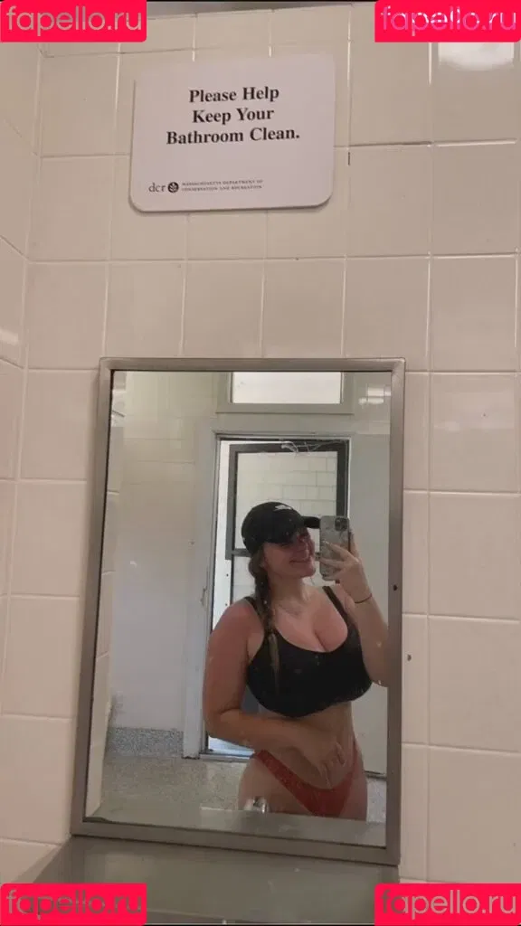 Emily V Onlyfans Photo Gallery 