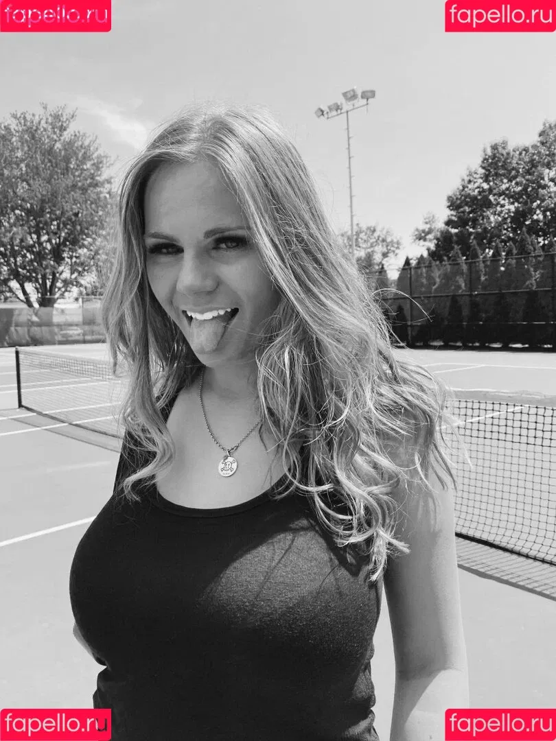 Emily V Onlyfans Photo Gallery 